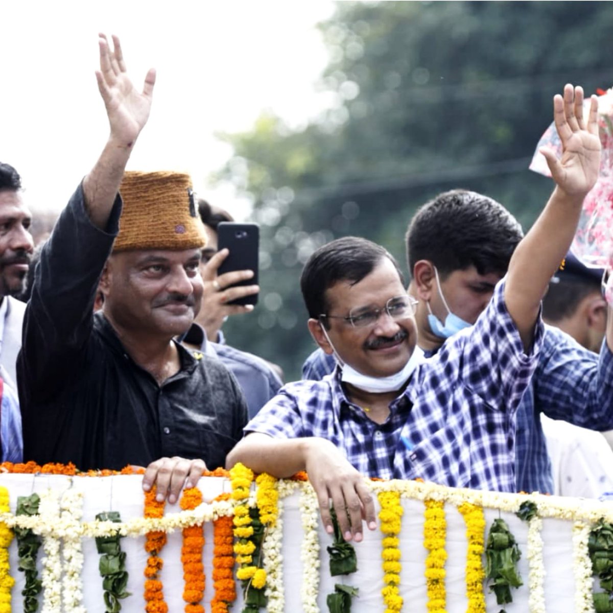 ColAjayKothiyal's tweet photo. आज @ArvindKejriwal जी ने मुझे बहुत बड़ी responsibility दी है...  उत्तराखंड के नवनिर्माण का जो सपना हर देवभूमिवासी का है, हमें उसे पूरा करना है, लेकिन उसे मैं अकेला पूरा नहीं कर सकता... मुझे आप सबका साथ चाहिए, हम सब मिलकर करेंगे उत्तराखंड नवनिर्माण...

जय उत्तराखंड https://t.co/IOICEYLRxc
