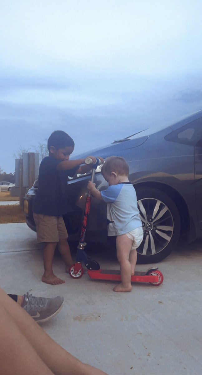 tidwell_06's tweet photo. Loves playing outside with dad and friends ❤️ https://t.co/JqJ1DTjZVB