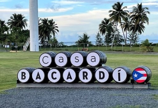 VIKTORIncentive's tweet photo. A splendid final night at Casa BACARDI in Old San Juan for the eGroup Land X-Change, courtesy of Destination Puerto Rico. With beautiful decor by @InnovationDMC. #innerpirate #rumfun #incentivetravel #industryevent https://t.co/5KN4t1bCmJ