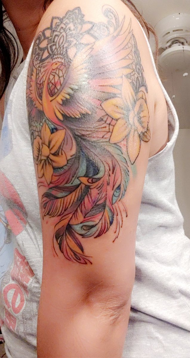INFAMOUSchez's tweet photo. Tattoo is finished and full of color! Can't wait til everything is all healed and not itchy 😭😭 https://t.co/IFqXVXOwVW