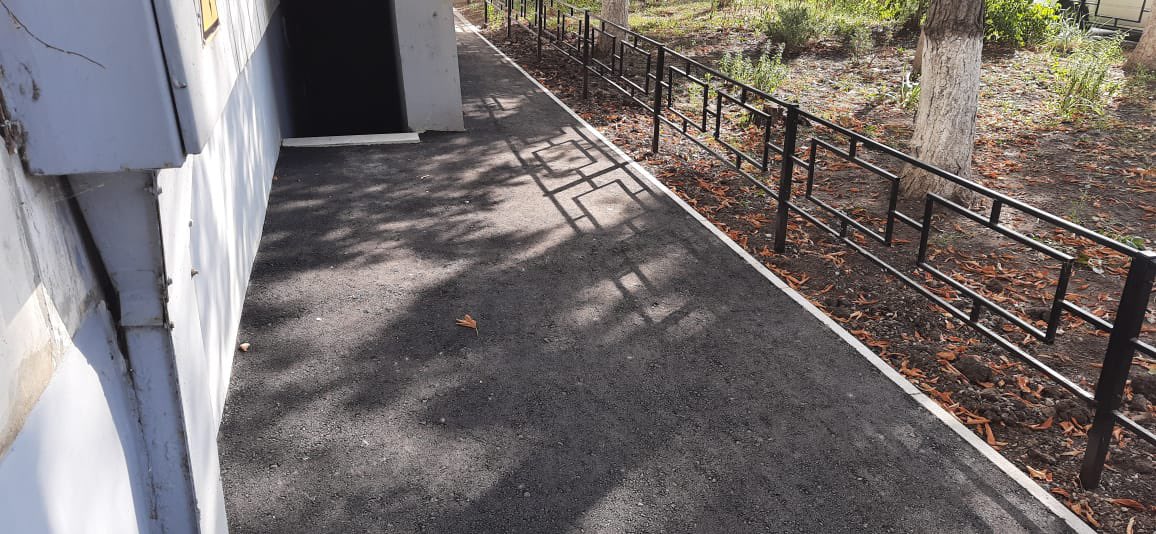 Ул.Чапаевская д.194 🏠 
В рамках текущего ремонта произвели ремонт отмостки 💪🏼