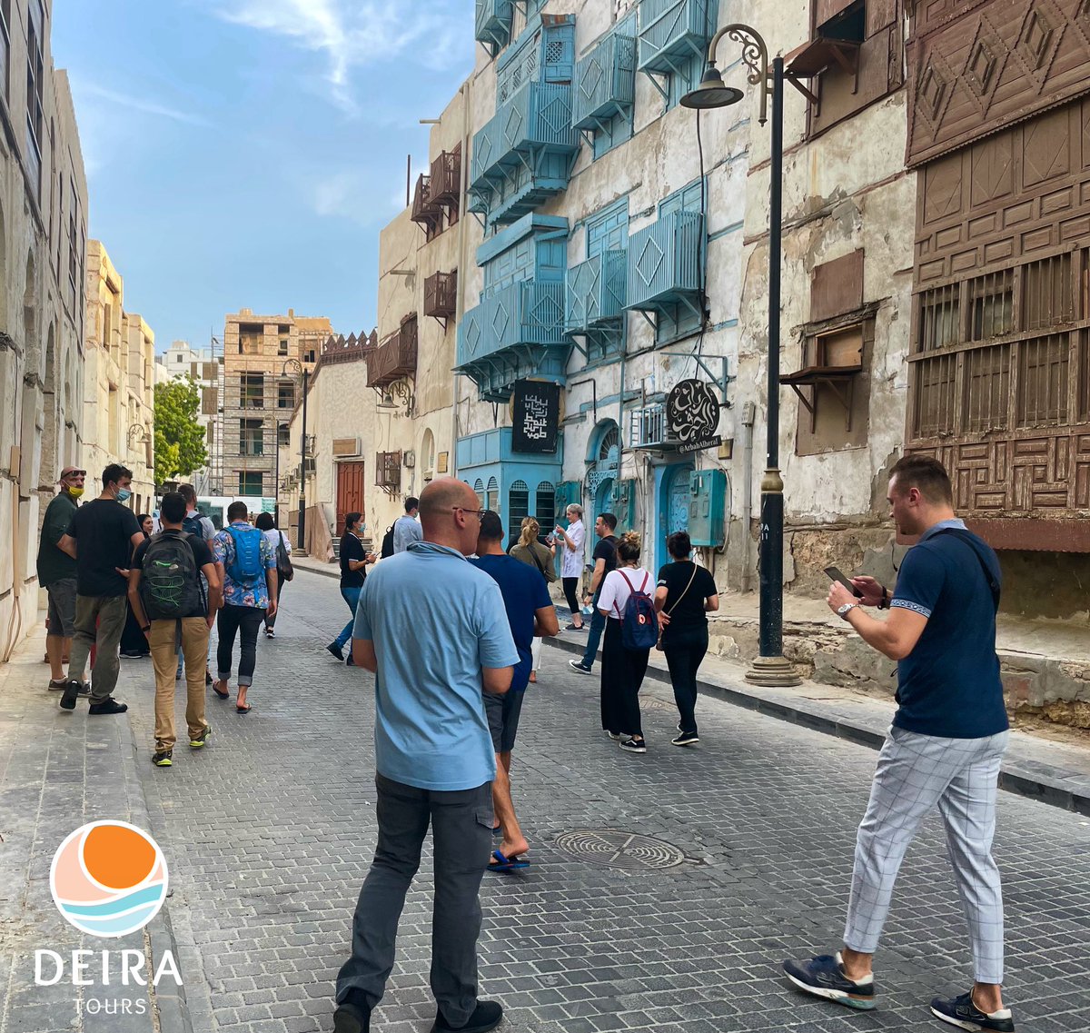 deira_tours's tweet photo. السعودية اهلا بالعالم 💚  Saudi Welcome to Arabia #jeddah_city @VisitSaudiNow @enjoy_saudi @scthksa  جولة سياحية -جدة التاريخية Jeddah city tour @VisitSaudiAR https://t.co/XtEmkez94S