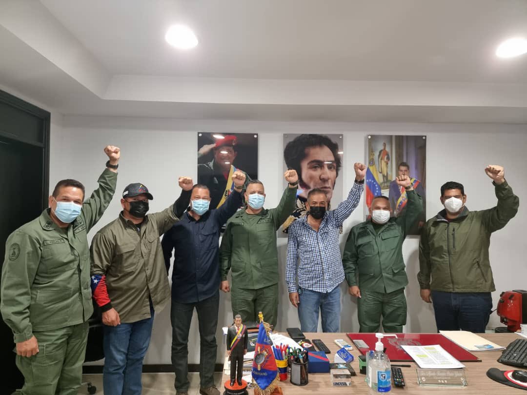 amarcanopsuv's tweet image. En Perfecta Unión Cívico-Militar .@NicolasMaduro con nuestros hermanos de la Fuerza Armada en BOLÍVAR @PrensaFANB .@ZODIBOLIVAR62 @redipguayana articulando políticas de atención en nuestro estado .@dcabellor y en defensa de la Patria .@TareckPSUV @PartidoPSUV .@vladimirpadrino
