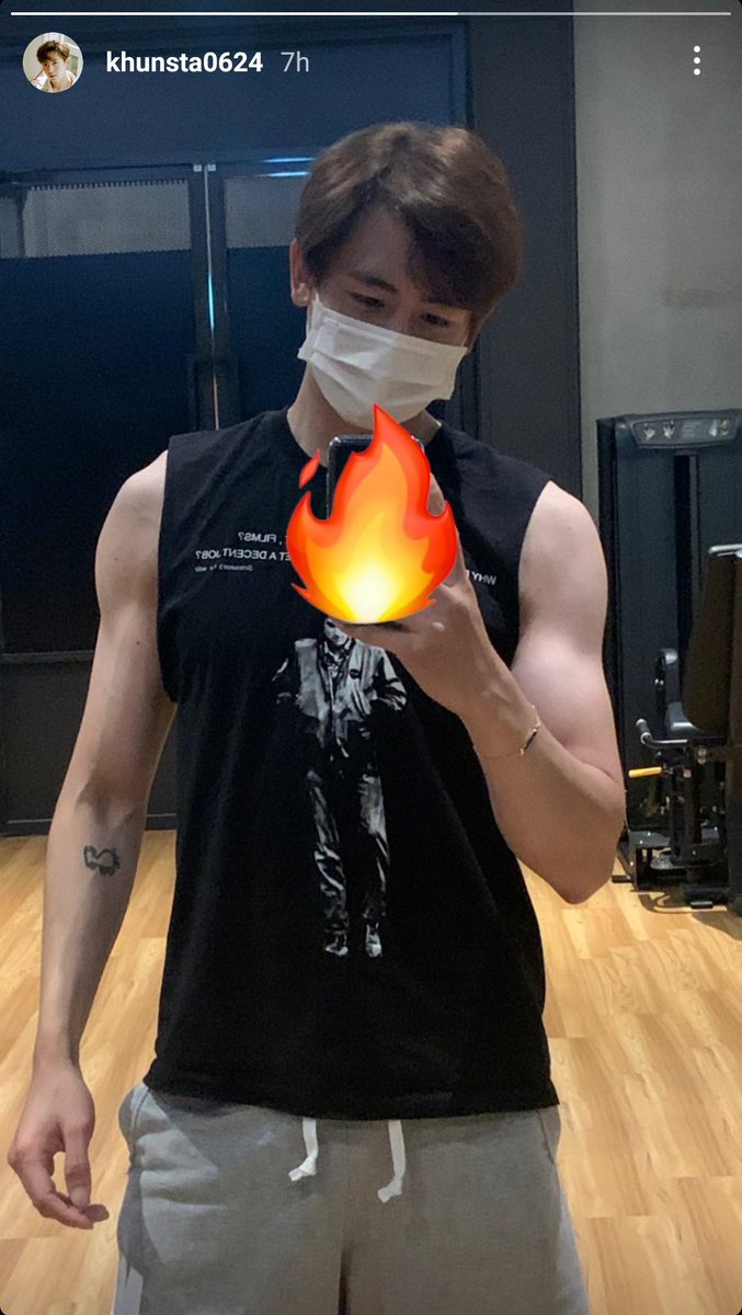 khunnie88's tweet photo. 헉ㅠㅠㅠㅠㅠ 보자마자 심쿵 https://t.co/2krQWEvzqM