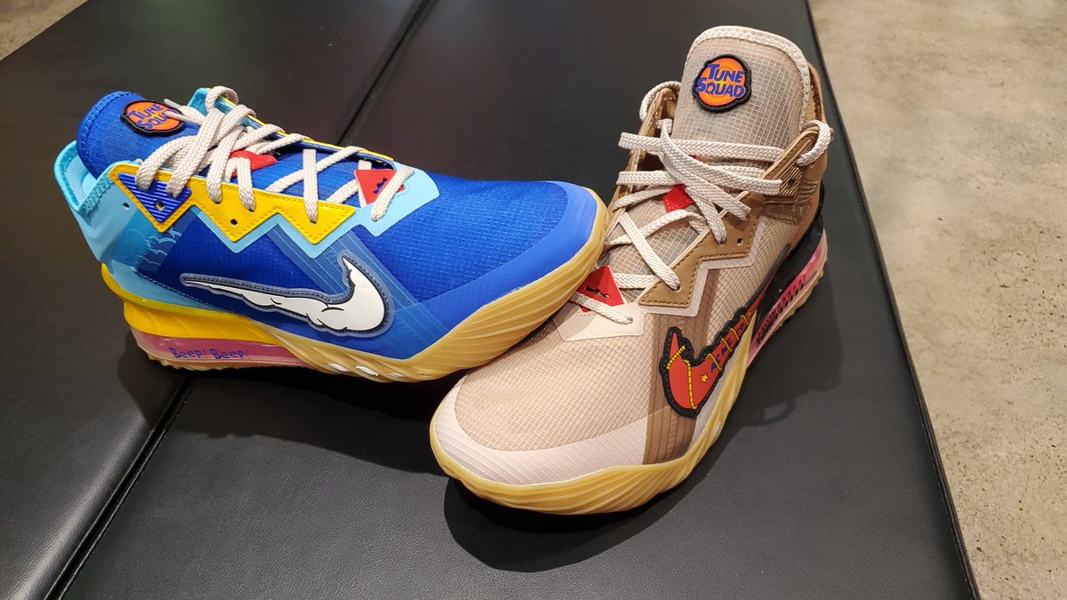 BATEMERENGUERO's tweet photo. New Kicks 🔥🔥🔥 @KingJames #tunesquad #SpaceJamANewLegacy #kicks #Nike #shoes https://t.co/WF9czyWQxX