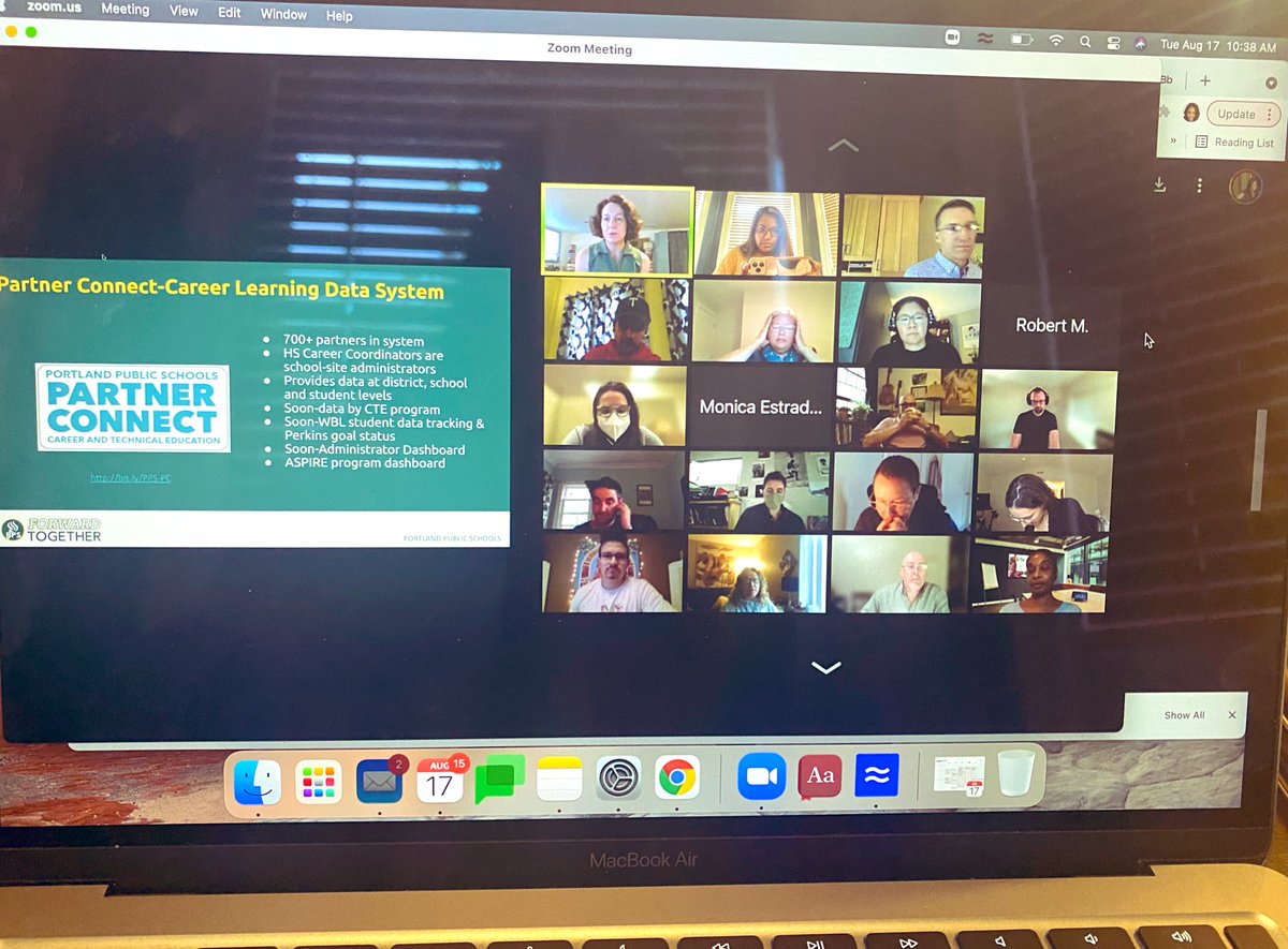Meisha_Plotzke's tweet photo. “Connecting academic situations to the real world is one of the biggest benefits of project-based learning.” 
PPS has 66 middle school and high school teachers participating in a week-long sponsored PBL Institute. 
@PPSConnect @PPSOR_CTE 
#projectbasedlearning #ForwardTogether https://t.co/AfumCI0yt8