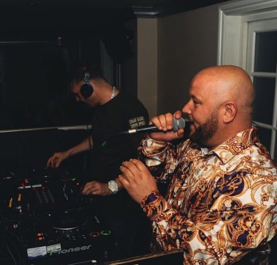 DJXRAY77's tweet photo. Been getting some amazing feedback all week from this set on the weekend.. DJ X-Ray & MC 2Ton at Danโs 40th ๐ง๐ค๐
@XRAYTEDPRO @joekillington1 #djxray #xray #xrayted #mc2ton #2ton #twoton #joekillington #dj #mc #oldskool #ukgarage #house #jungle https://t.co/6h8KxIG18m