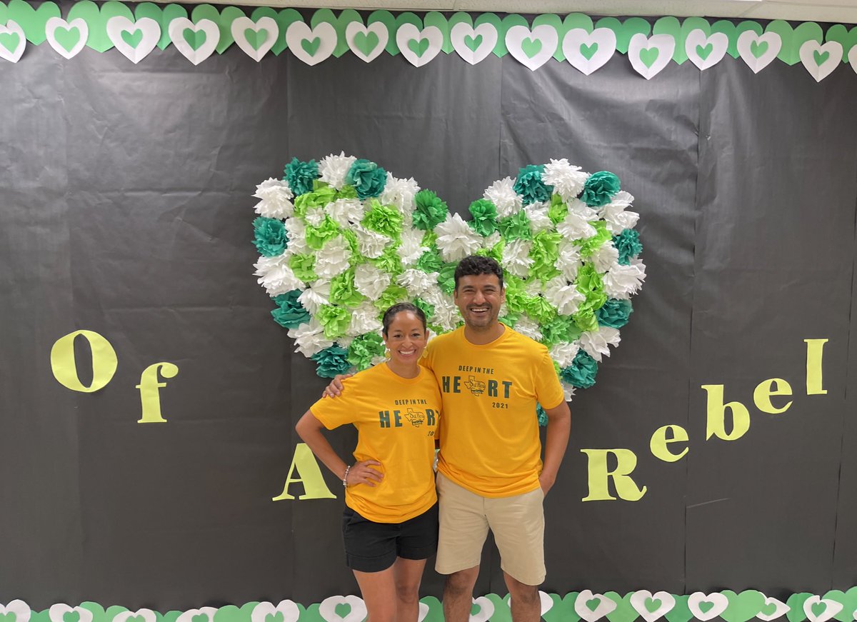 gamy269_amy's tweet photo. My happy place! Praying that everyone has a healthy happy school year! 💚💛💚🥰💚💛💚 @NISDRoss #MissingMySis #NISDReunited #RossReunited https://t.co/BQhNg274Ft