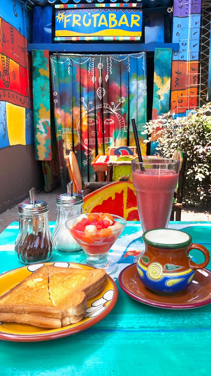 frutabar's tweet photo. La mejor forma de aprovechar al 100% el fin de semana es ir a FRUTABAR a desayunar. Llénate de energías desde la mañana con nuestros desayunos ⚡🙌🏻😁
#Guayaquil #desayunoenfamilia #urdesa #centro #frutabar #sur https://t.co/pM1YoVL354