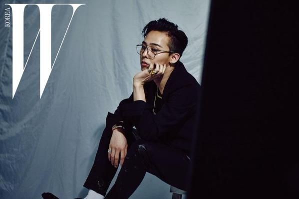 생일 축하, 지용!!!! 33/34!!!! 🎊🎉🎊  #GDRAGON #KingGDragonDay https://t.co/HO511zrxBY<a href="/tag/gdragon"class="tags">#GDRAGON</a><a href="/tag/kinggdragonday"class="tags">#KingGDragonDay</a>