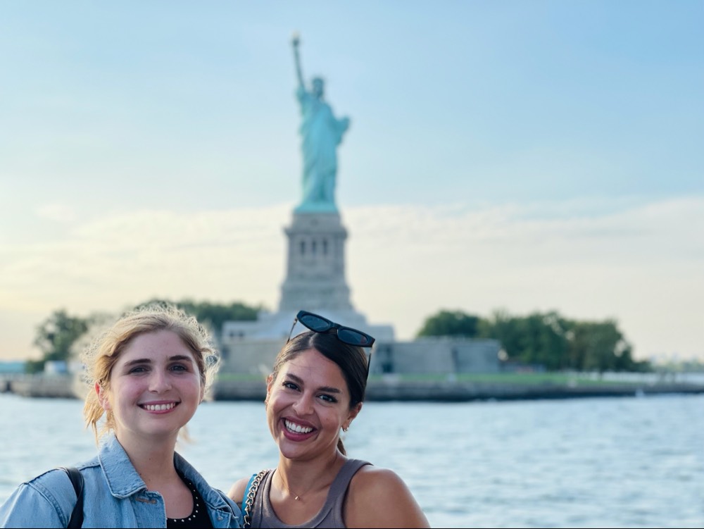 WeillCornellGS's tweet photo. Our incoming class cruised into the fall semester in style on our annual trip around Manhattan! Lady Liberty was on hand to light the way! #WCGS #PhDlife https://t.co/uSwI9piY7z