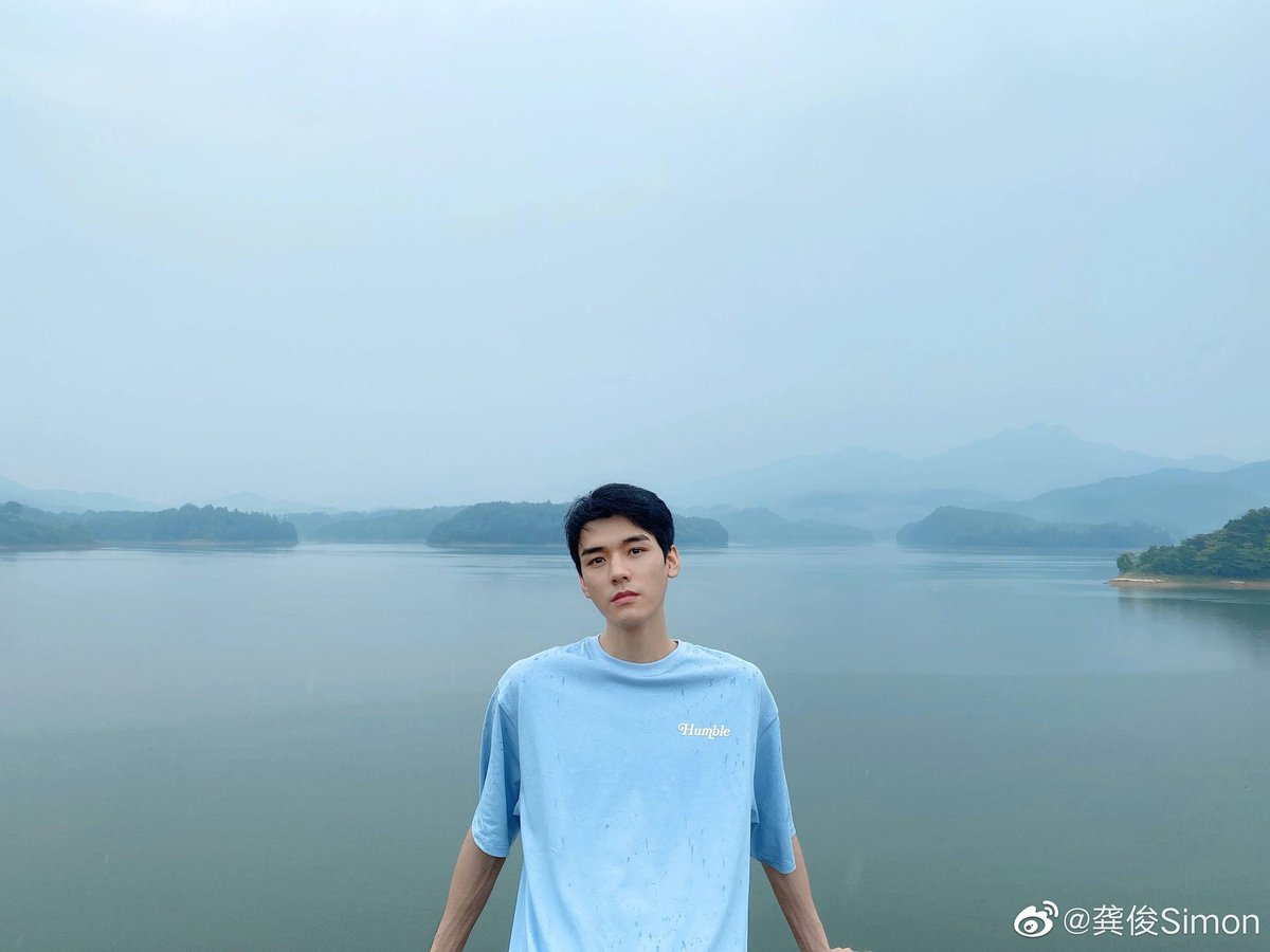 PS_nicest's tweet photo. Work Hard  Stay Humble
狗狗要努力工作呀！ https://t.co/HjIT3vbKRV