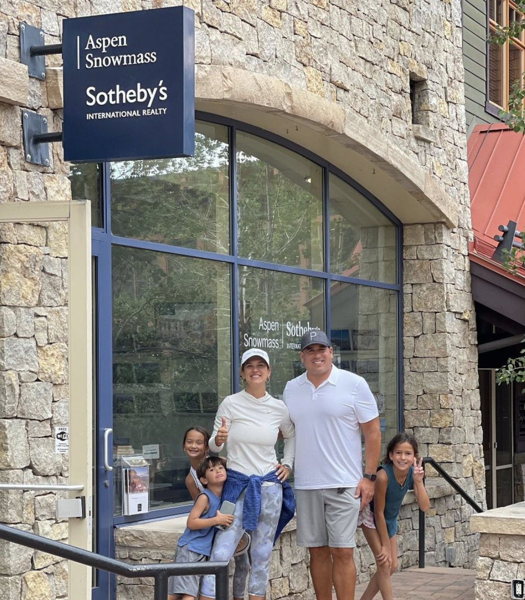 ONESIR's tweet photo. From Aspen to Antigua to Madrid📍our #ONESIR agents and staff have been making connections this summer with #SothebysRealty affiliates all over the world! See where we’ve been. 🌎 #OnlyWithSothebys #GlobalNetwork https://t.co/KQhM54HX1I
