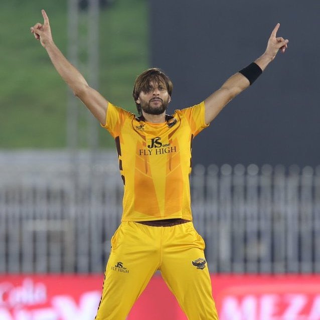 IrfanSayssss's tweet photo. Rawalakot Hawks Won The First Ever Title Of Kashmir Premier League 2021 By Beating Muzzafarabad Tigers By 6 Runs in The Final  🏏🏆🇵🇰

#Cricket #KPLT20 #KPL2021 #RHvMT #RawalakotHawks #KashmirPremierLeague2021 https://t.co/xYA2AlMiaW