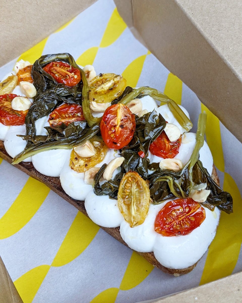 NPTEESSIDE's tweet image. A new addition to our 'something on #toast' series (class name we know)✌️

We're knocking up this #veggie delight next Sunday at Northern Rye! Whipped parmesan and ricotta, tomato tapanade and slow roasted British heritage tomatoes, hazelnuts and friarielli. #newcastlefoodie