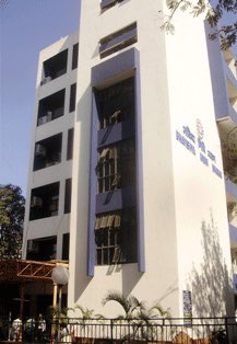 Mumbaikhabar9's tweet photo. 21 crores swindled from 12 lakh Provident funds account by a clerk of their Kandivali branch in Mumbai | EPFO Clerk Chandan Kumar of Unit 2, Charkop branch &amp; 5 others have been suspended. CBI is likely to take over inquiry revealed during an internal audit. https://t.co/n93EjGqSJA