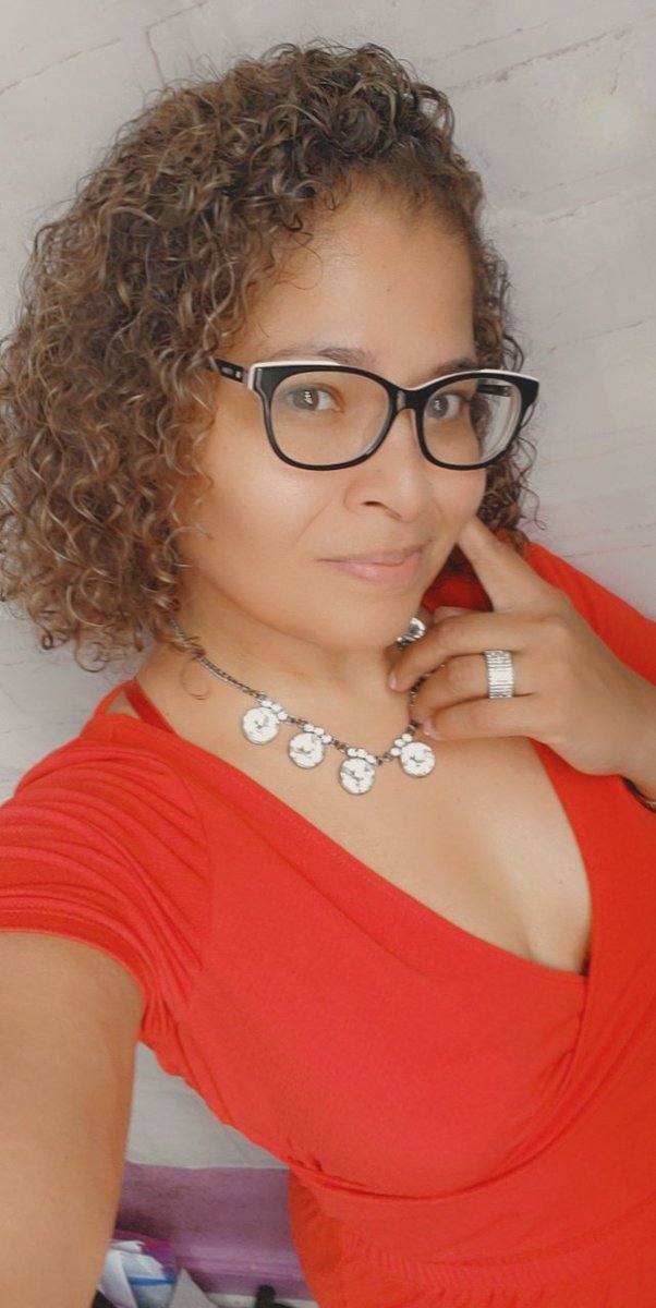 JacquiO69's tweet photo. Daily Thoughts: How can I I ACCESSORIZE the ENTIRE WORLD.🌎 #jewelrynation #coveritinBLING #ACCESSORIZEDAILY #KROWNJEWELZZ #blingcam https://t.co/0bdklsqTJk