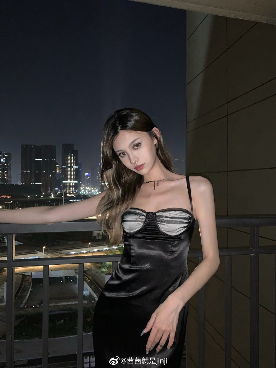 Jinjimaa's tweet photo. #Jinji #model 🖤 https://t.co/AyJTzdTGxt