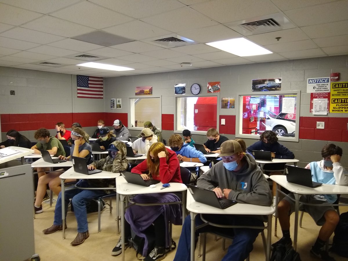 WataugaAutomot1's tweet photo. And just like that, we are back! Let's welcome a bunch of fresh faces filling in the seats down here in Auto Tech. All of them are already hard at work completing their online safety training. It's going to be another great year here at Watauga Automotive! #WeareWatauga #HFTFS https://t.co/xmrbwNSg2e