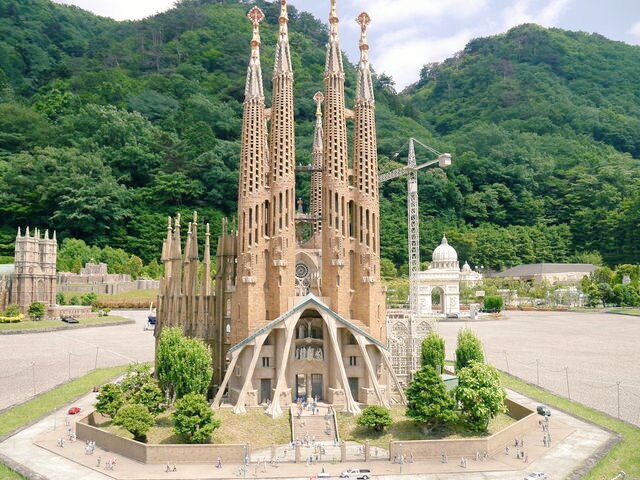 tom h على تويتر 栃木県日光市鬼怒川温泉にある 東武ワールドスクェアに行って来ました 25分の1の縮尺で世界の有名な建物 が大集合していて スペインのサグラダ ファミリアが再現されていて いつまでも完成しない芸術的な建物で まるで建物が生きているかの