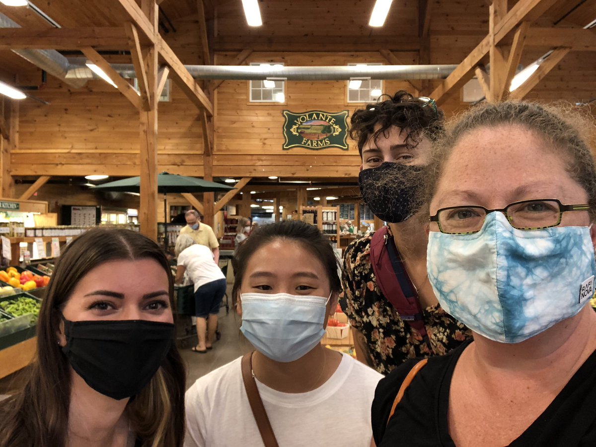 BeccaRauschMA's tweet image. The #BeccaBunch had a terrific #DistrictDay today, supporting our local farms and ice cream🍦shops! Thank you @TangerinisFarm, C&amp;amp;L Frosty, Sunshine Farm, Park Street Ice Cream, and @volantefarms!

#MApoli #eatlocal #buylocal #localfood #farms #icecream