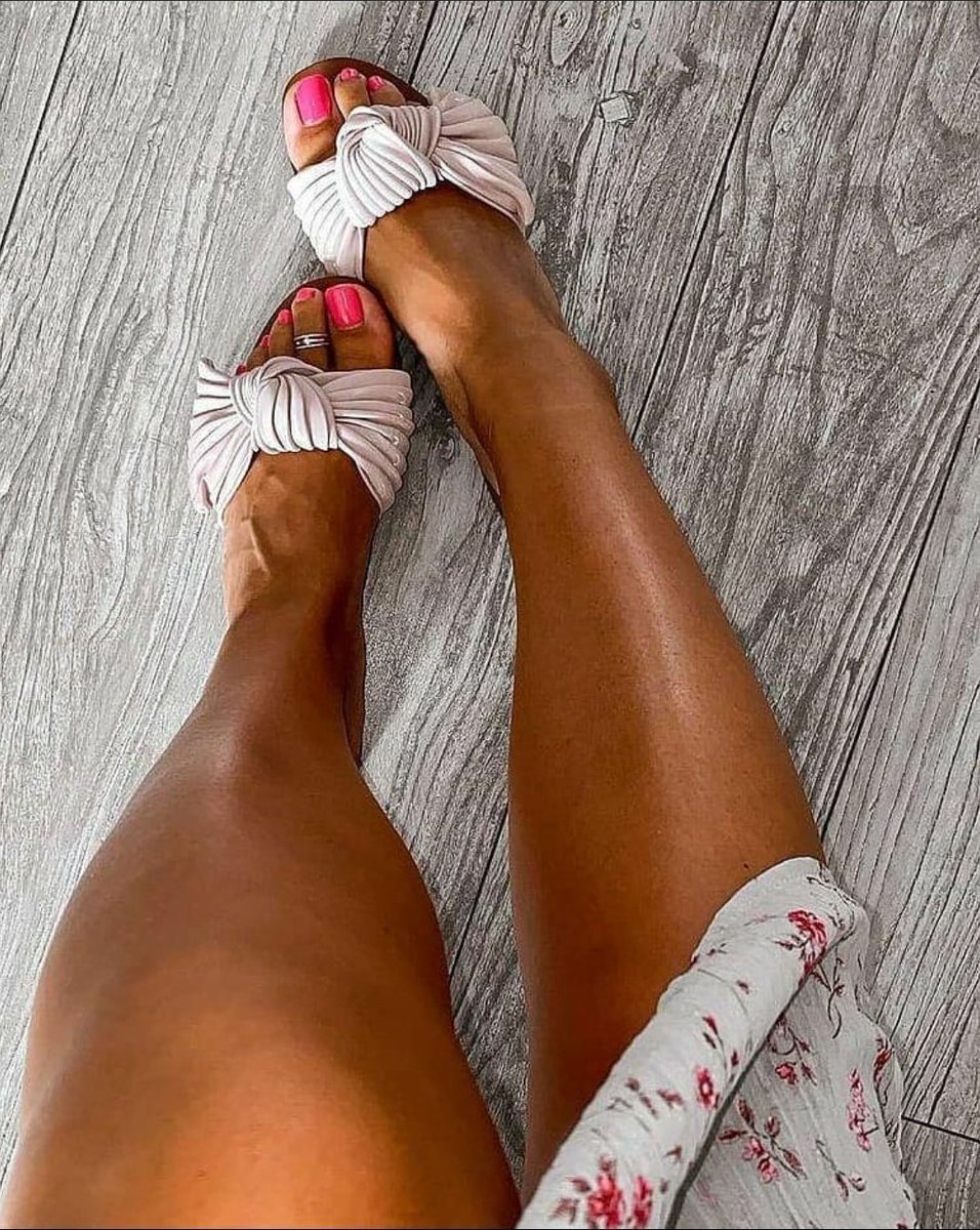 Kocham lato, ale jeszcze bardziej kocham pieniądze 😏

Czekam aż bedziesz mnie błagać by mi je oddać