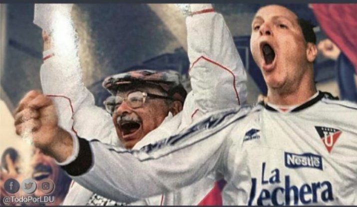 Maru97652157's tweet photo. un gran ser humano y mejor dirigente en la historia del fútbol Ecuatoriano , la noticia de tu partida nos entristece a muchos liguistas te vamos a extrañar papa oso 😢 paz en tu tumba https://t.co/aV4lRLjb5r https://t.co/Zuf5Keldi3