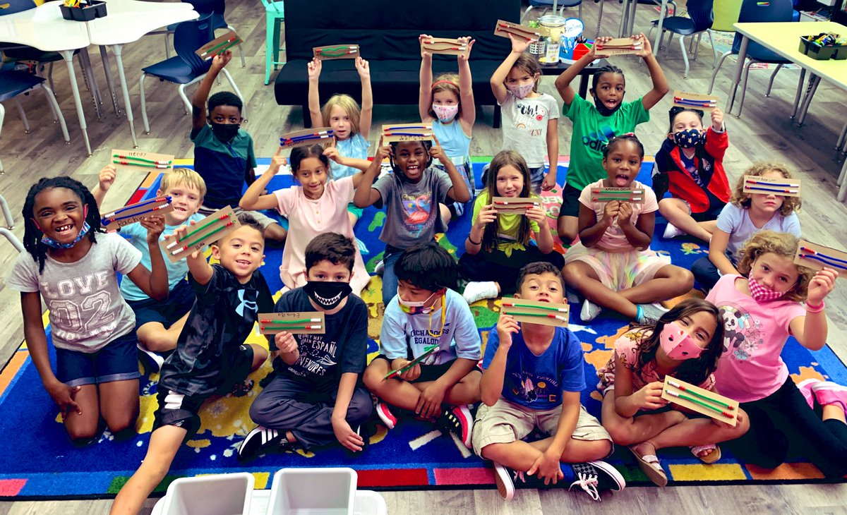 MrsMViana's tweet photo. Facts to 20 here we come! These mathematicians think subitizing with #Rekenreks is so much more efficient! #ShowMe7 #ChunkIt #NotCountingByOnes #WeGotThis https://t.co/RROisZeNn4