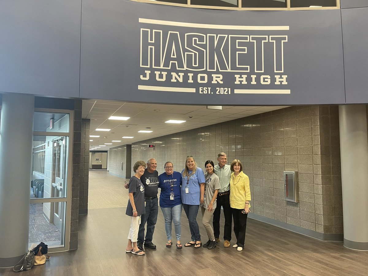 LauraPhillipsHJ's tweet photo. What an honor! @HaskettJH #wearehaskett https://t.co/z4cuteWWHl