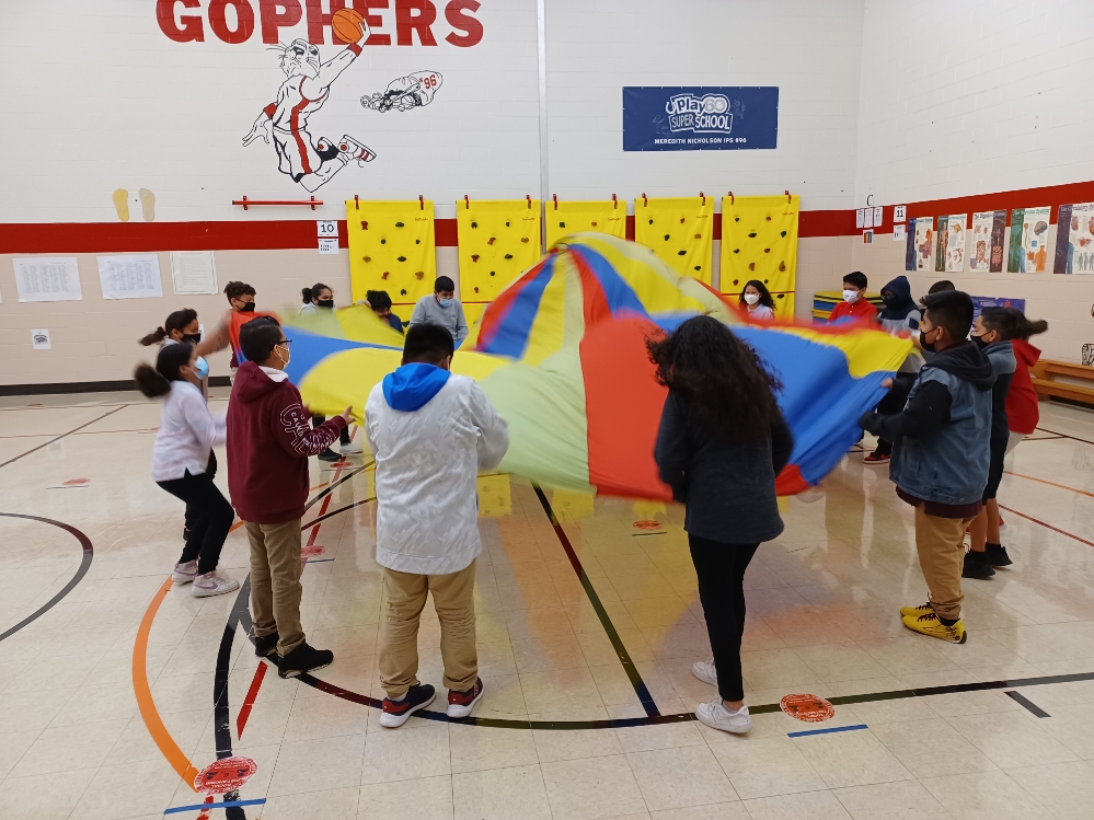 Our 6th graders enjoying the parachute. Thank you Mr. Pachciarz for being such an awesome PE teacher. Go Gophers!