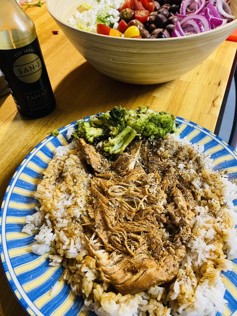 joyintheprocess's tweet photo. Crock pot Teriyaki Chicken.
Rice, broccoli, salad.
A great meal for busy days and when everyone needs to eat at different times. . It’s been making the house smell great for the last 8 hours. #EatClean #EatTheRainbow #Organic #feedingathletes #buildyourplate https://t.co/21jmjctS2P