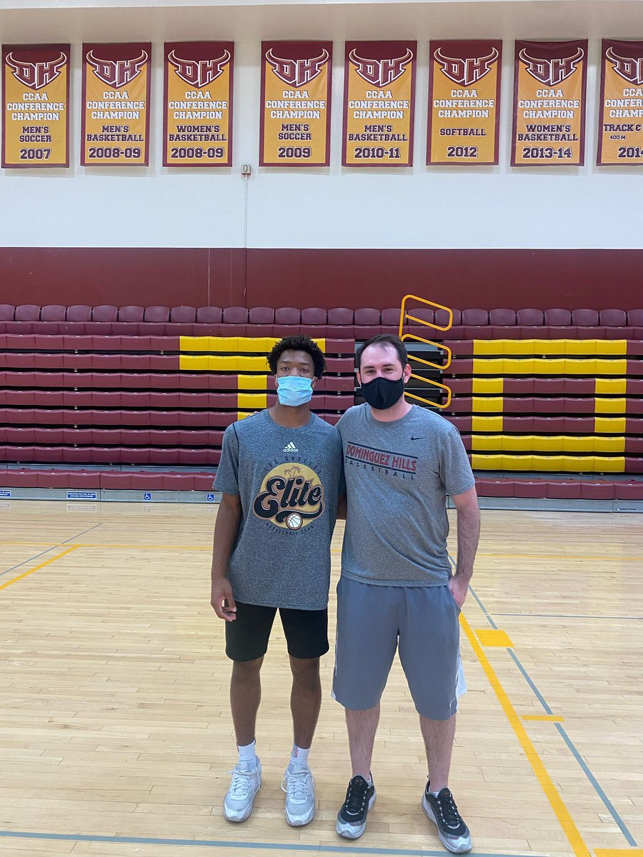 AlanMitchellP3's tweet photo. Thank you @coachstapes10 and Cal St Dominguez Hills for hosting 2022 6’0 PG Jaayden Bush @jaayden_bush (St Anthony HS) on an unofficial visit! @SAHS20Athletics #TheSAway #GoToros https://t.co/QZGF5Hfzzc