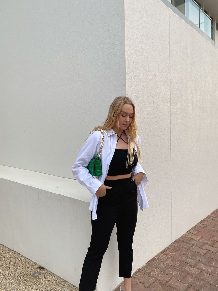 brookerobran's tweet photo. new outfit posted on the insta check it out! https://t.co/L1wEDHugfZ