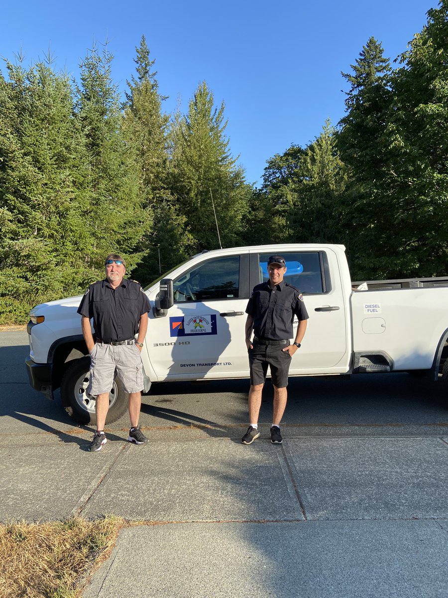 We changed out Tender 2 crew last Sunday that are up in White Rock Lake Fire area assisting <a href="/BCGovFireInfo/">BC Wildfire Service</a> thanks again to <a href="/BCFerries/">BC Ferries</a> for getting them on the way. DC Steve Vatcher &amp; FF Billy Robertson Jr arrived Sunday ,the other crew got home yesterday Thanks fellas and be safe
