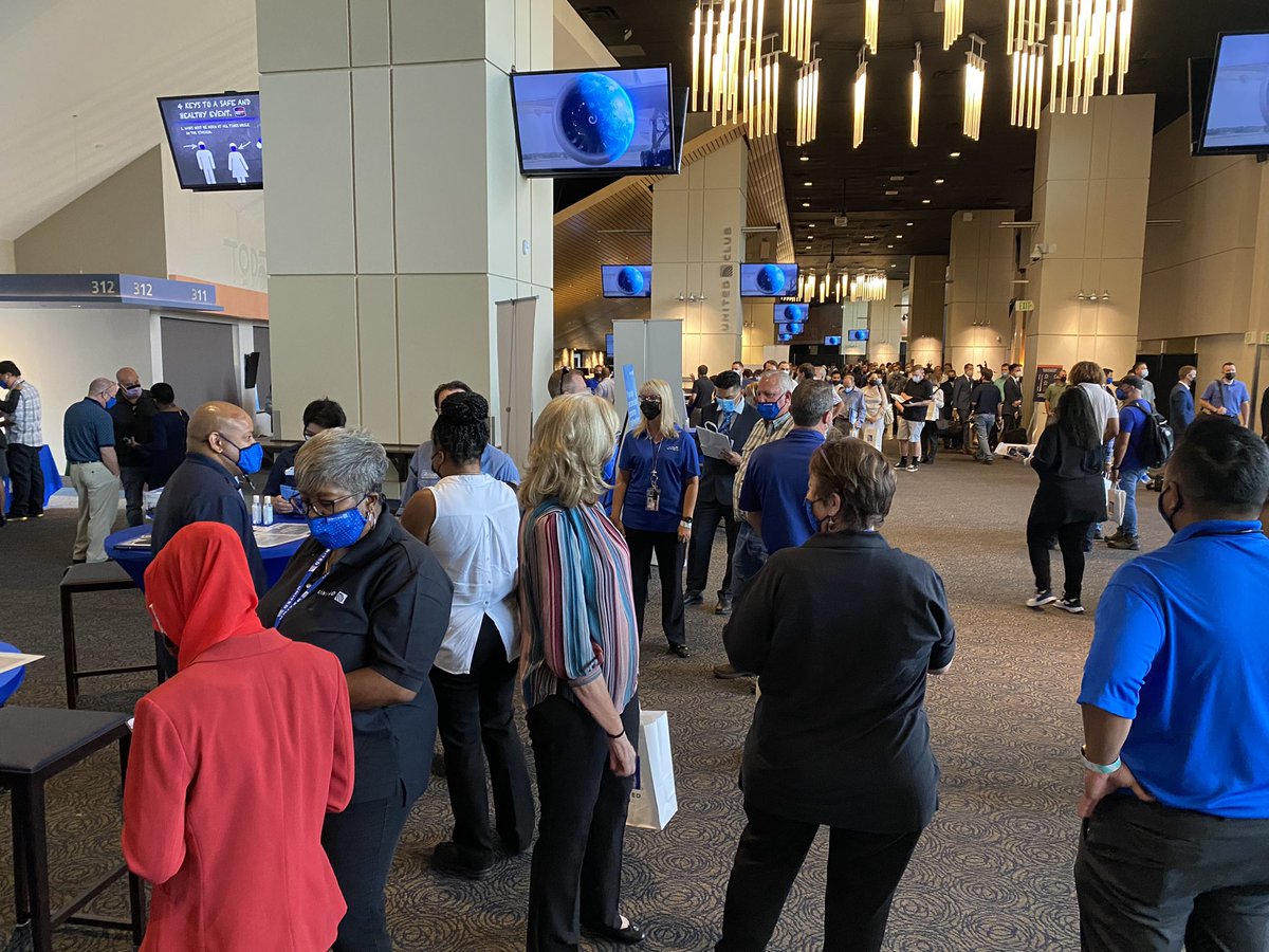 TerenzioMario's tweet photo. Hey United!! Awesome hiring event in Denver today! Thank all for your support! @weareunited @JRoo1421 @RodneyLuetzen #amazingopportunities #beingunited #DENTechOps https://t.co/uxNOD03Mxy