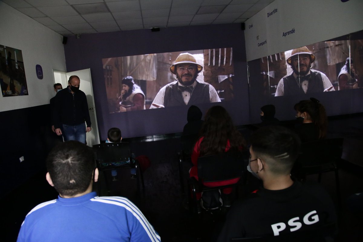 MunicipioLdeZ's tweet photo. Inauguramos en Fiorito un nuevo Punto Digital en conjunto con el equipo de @InnovacionAR para fortalecer el acceso de vecinos y vecinas a las Tecnologías de Información (TIC) y disminuir la brecha digital a través de conectividad libre, capacitaciones y diferentes propuestas.🙌👩🏻‍💻 https://t.co/zoWjacPpqN