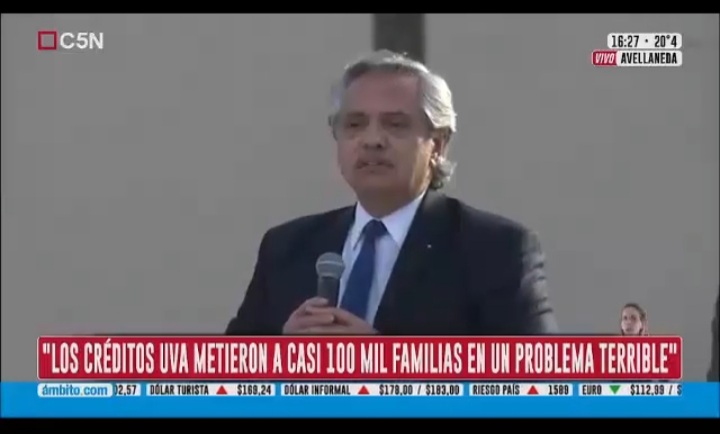 Una vez más, hoy en #Avellaneda el presidente <a href="/alferdez/">Alberto Fernández</a> nombra #HipotecadosUVA que "cayeron". Es bueno saber que piensa que estamos en un "problema terrible". Es el estado quien debe intervenir para frenar la #UsuraUVA La decisión es política.