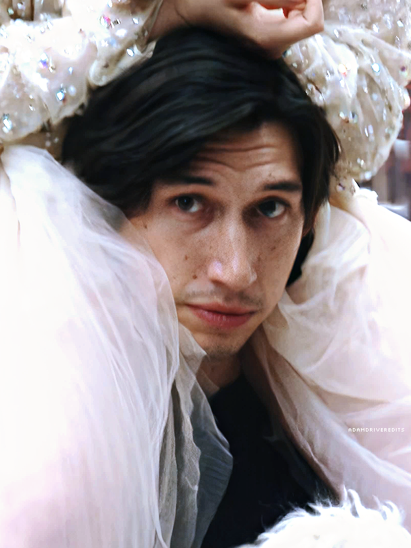 adamdriveredits's tweet photo. adam driver × vogue magazine https://t.co/Xa36TWwLio