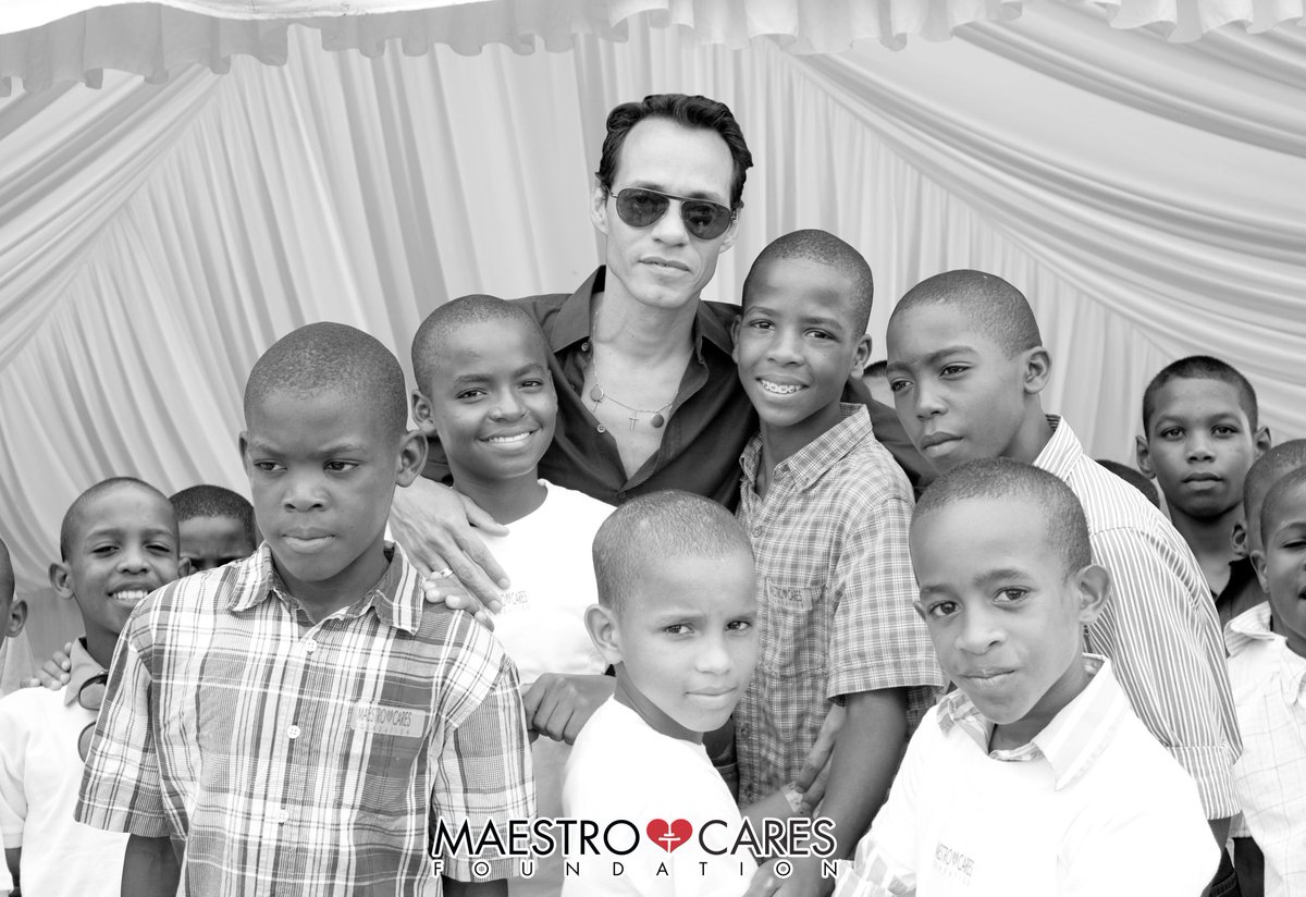 Palabrasdelal16's tweet photo. #NationalNonProfitDay @MarcAnthony @MaestroCares ❤
#marcanthony #kingofsalsa #heartofgold #flacobello #flacodeoro #maestrocares #maestrocaresfoundation #humanitarian #nonprofitorganization #helpingchildren
#latinmusic https://t.co/5w5u0Yzer1