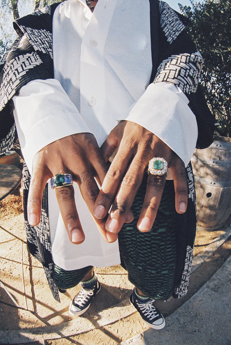 BigSean's tweet photo. 🌍❤️🤟🏾✨👑 https://t.co/eKrKheB89D