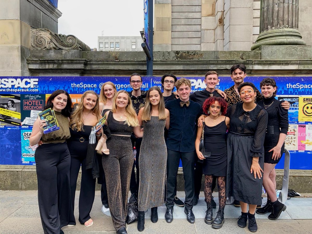 Day 2 and another full house! Couldn't be having a better time performing to such brilliant audiences - still a few tickets left for tomorrow, can't wait to see you there ⭐
tickets.edfringe.com/whats-on/bette…