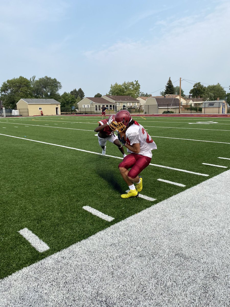 Northern State Football🐺 🏈 tweet media