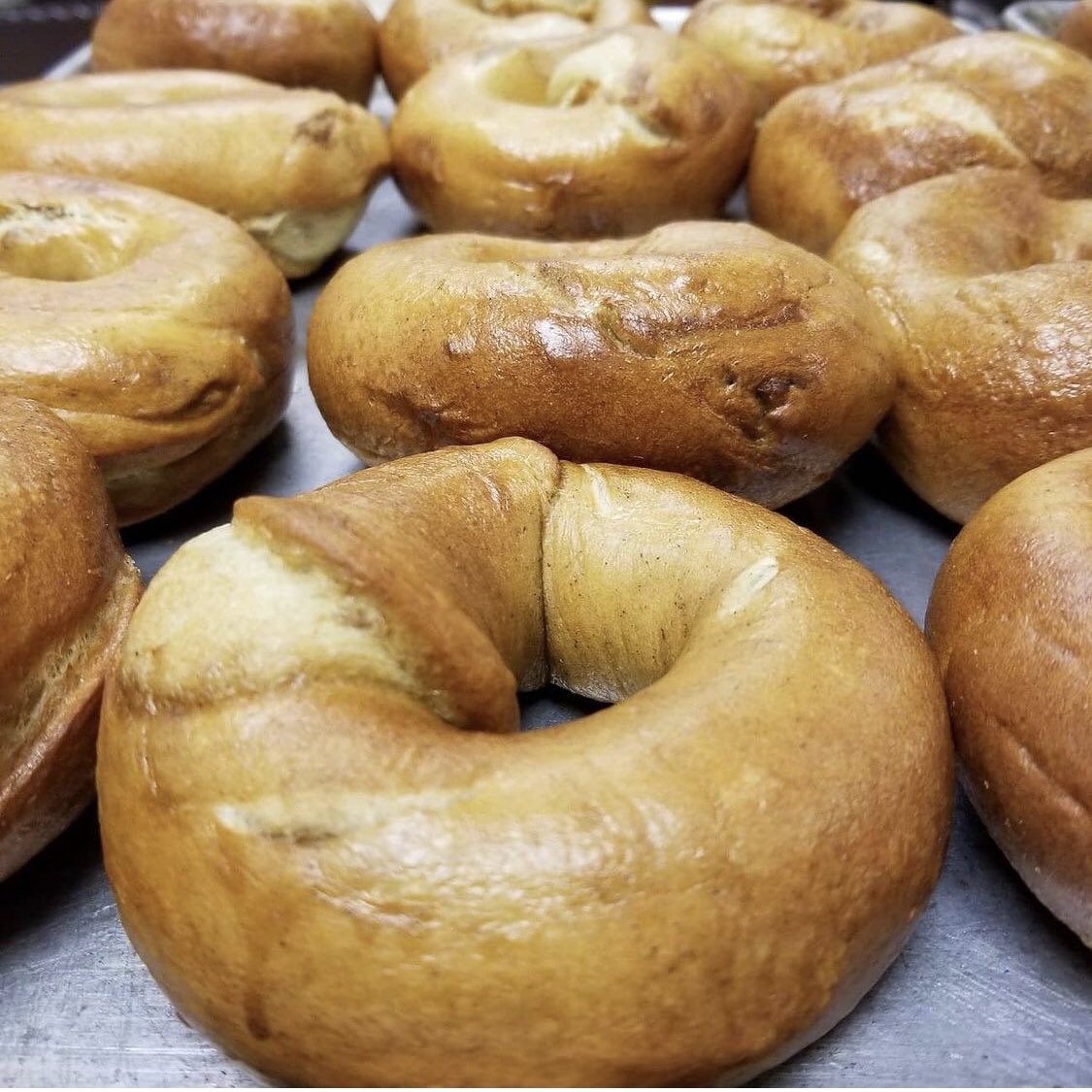 BagelJoy's tweet photo. This is sweet! French Toast bagels are back. Don't forget to get your fill of maple flavor this week at One Loudoun!!

#frechtoast #bagels #sweet #maple #falliscoming #besttaste #farmersmarket #eatloco #shoplocal https://t.co/5uIAkMILN5