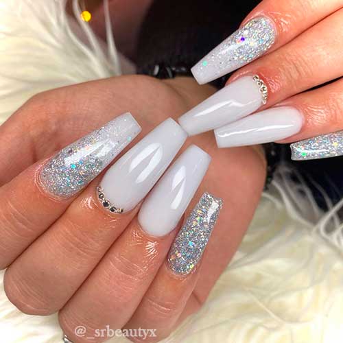 OLIUKJU French Tip Press on Nails Medium Coffin Fake Nails White Glitter  With Line Design False Nails Glossy Acrylic Full Cover Nails for Women and  Girls 24Pcs Li4