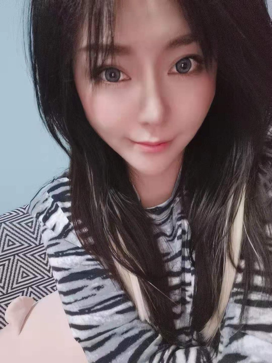 kaifeng0000's tweet photo. 地区：开封
身高：164体重：99
年龄：24胸：C
价格：800一次 2000包夜

主页简介有联系方式
#开封修车 #开封兼职 #开封资源 https://t.co/zgCKq0rC36