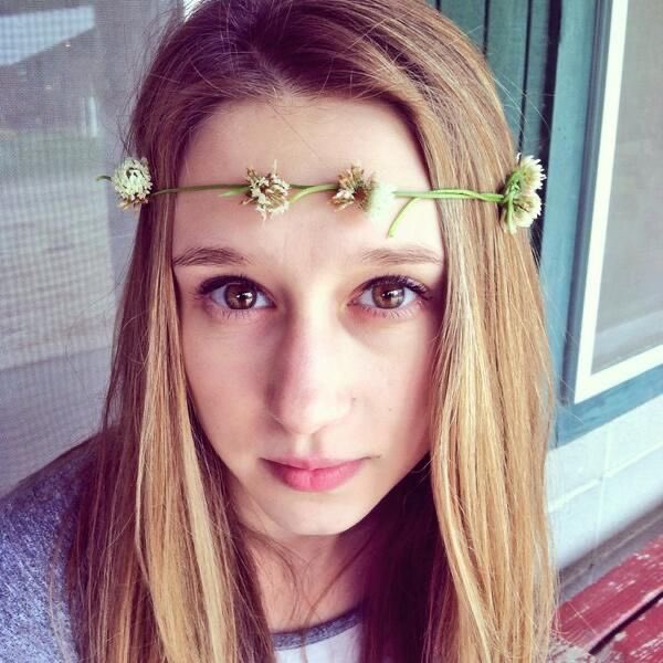 Happy birthday taissa farmiga, a literal angel 