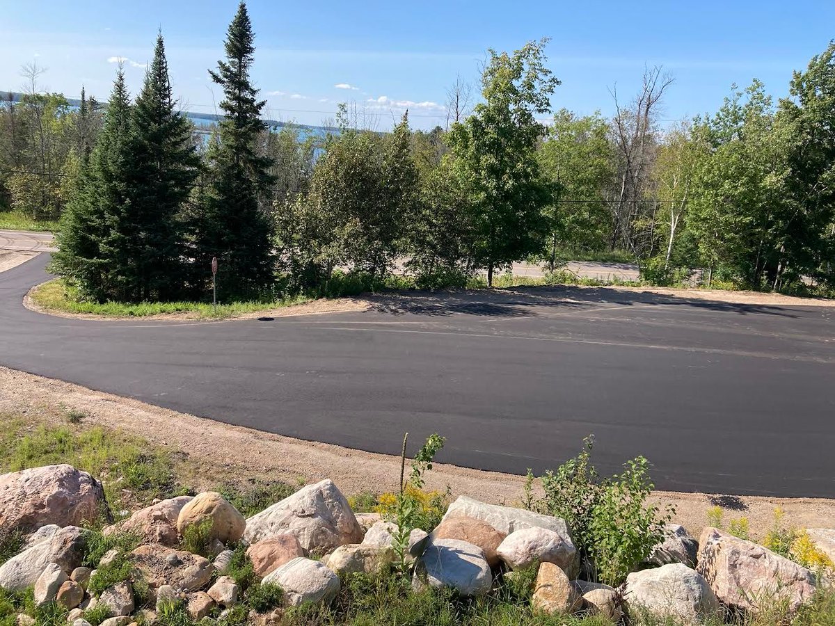 AveryConstruct2's tweet photo. The boys did some paving on St Joe’s Island this week. 👌👌🚛🚛 👀 👀 

📸: @fordraym

#averyconstruction #saultstemarie #ontario #thesoo #saultstemarie #northernontario #paving #asphalt https://t.co/VSdf8jV7bw