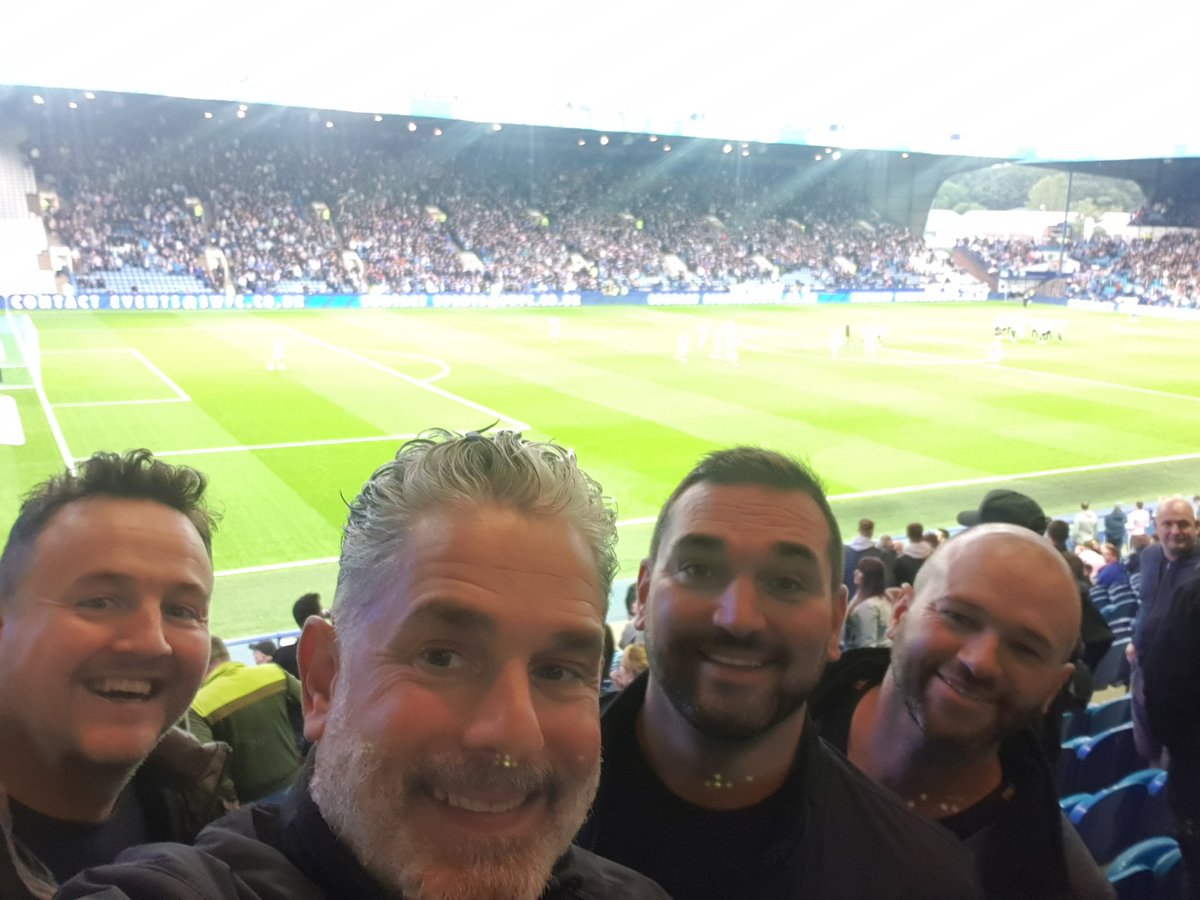 150 years of football proving too much for the Fleetwood massive! #SHWFLE <a href="/swfc/">Sheffield Wednesday</a> <a href="/UAEOwl/">Richard Taylor</a> #football #fans