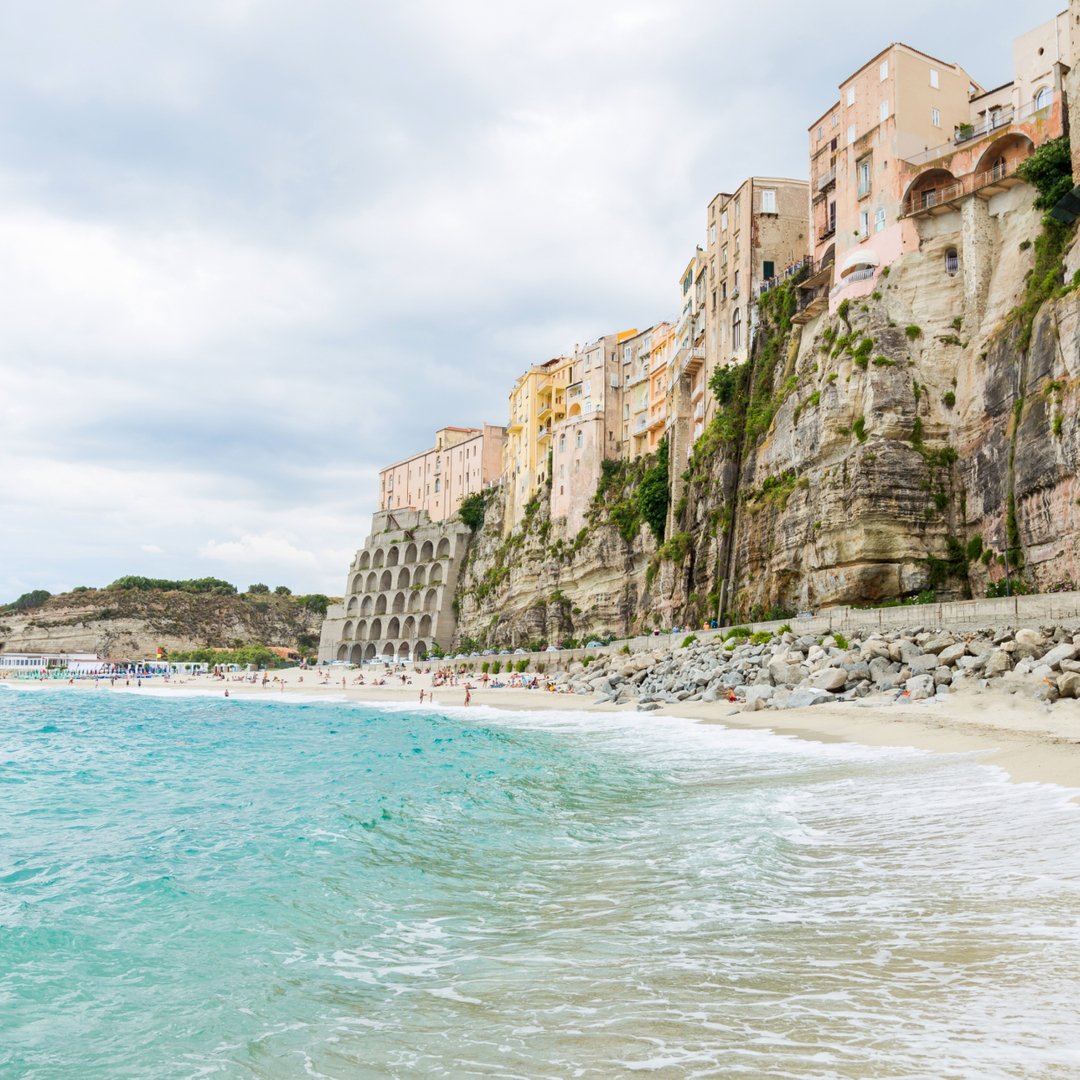 Thank you SO much for joining us on our summer destination experience! 🏔 🌊 🏙 
We've really enjoyed visiting some amazing places through fragrance and we hope you have too! 🤗

New Disney scents are coming tomorrow! ✨ Any guesses on what they'll be?