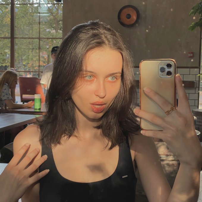 а в инсте такие фотки разрывные 🤍🕊 https://t.co/oLx8Df7JYf